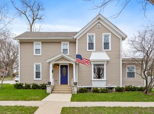 21 S 4th St, Saint Charles, IL 60174