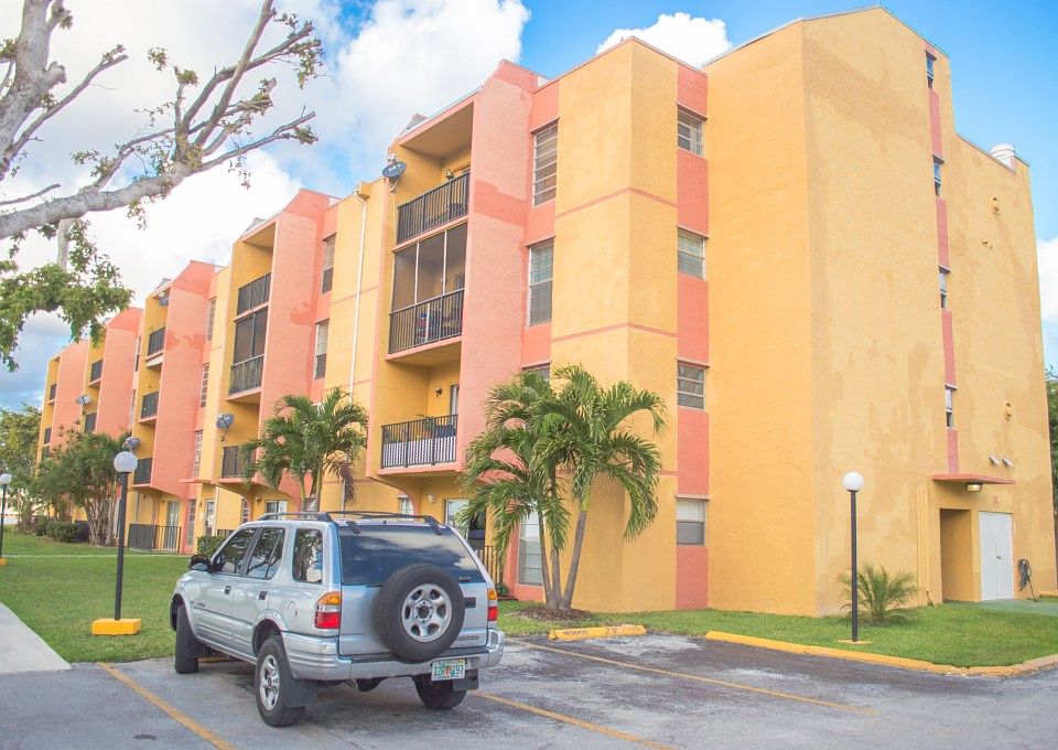 1st image of 4805 NW 7th St APT 306-15