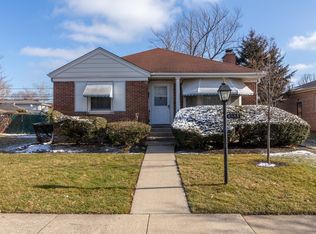 8145 E Prairie Rd, Skokie, IL 60076