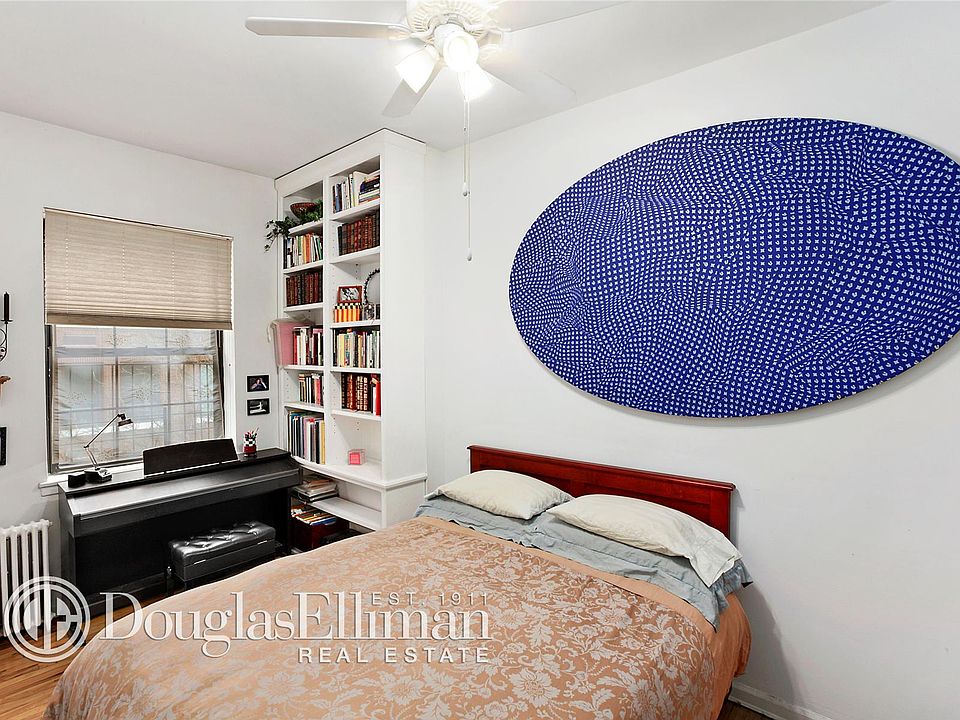 2nd image of 124 E 85th St APT 4F