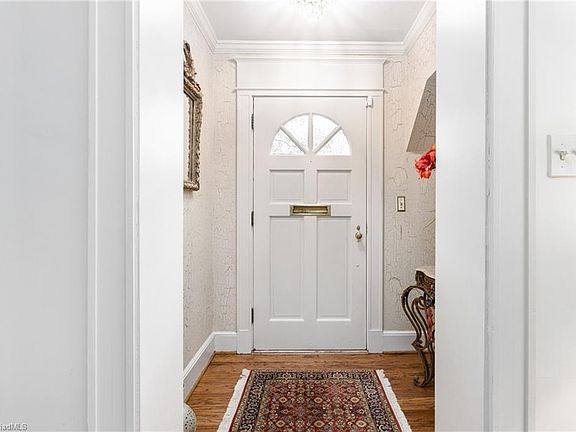 4th image of 2307 Lafayette Ave
