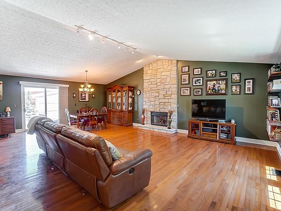 5th image of 590 Poppy Ln