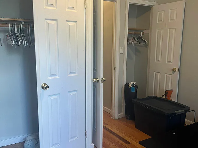 265 E 10th St #3 — Photo 3