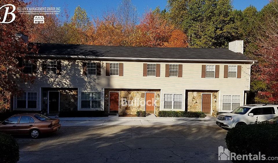 1st image of 2912 Spruce Cir