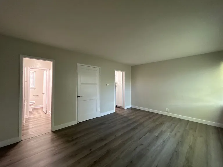 1133 Locust Ave Long Beach, Ca 90813-3262 — Photo 2