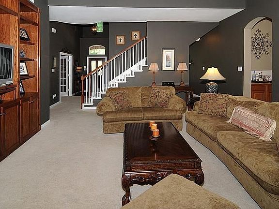 4th image of 5209 Rolling Rock Dr