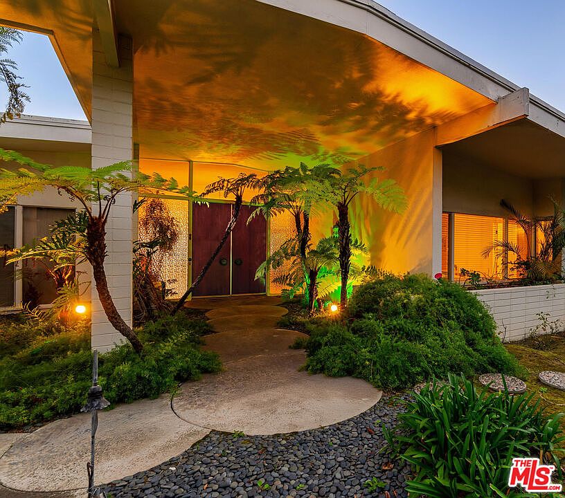 1st image of 9242 Nightingale Dr