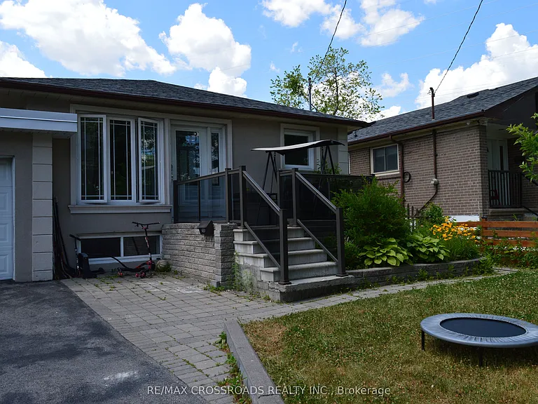 44 Romulus Dr — Photo 9