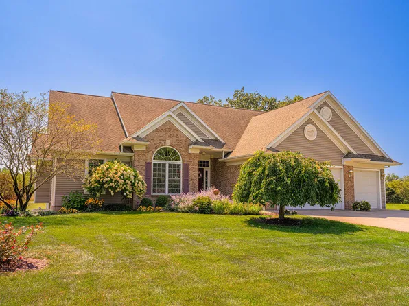 5126 Becht Rd, Coloma, MI 49038
