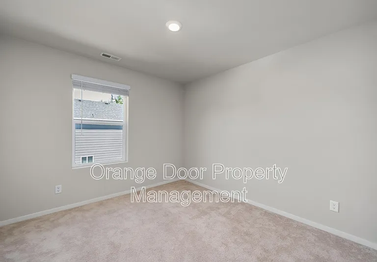 5611 151st Street Ct E — Photo 16