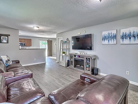 3rd image of 730 McNamara Ln