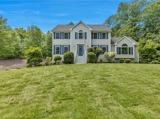 26 Marlin Rd, Sandy Hook, CT 06482