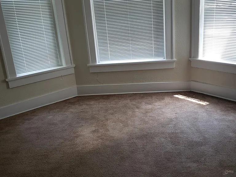 310 S 11th Street — Photo 7