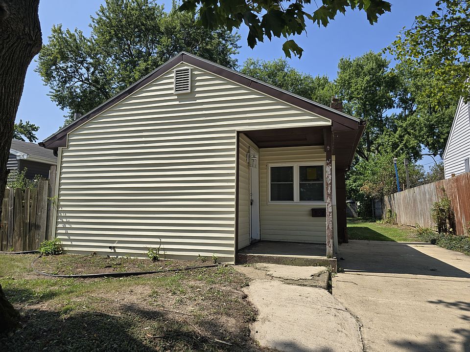1st image of 513 Jackson St