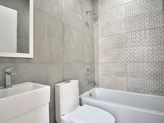 3rd image of 1331 Findlay Ave #3C
