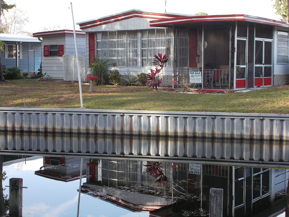 1st image of 114 Pine Tree Dr