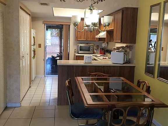 4th image of 2 W Country Cove Way