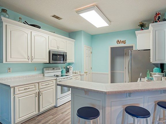 5th image of 280 Edge Water Dr