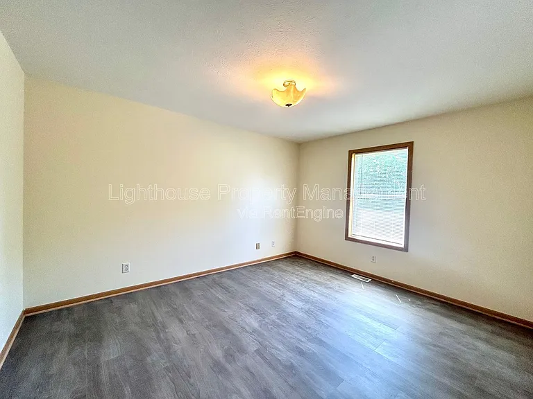 2103 Kinnrow Ave NW — Photo 18