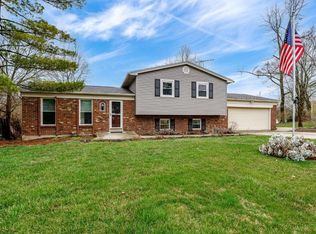 7021 Forest View Dr, West Chester, OH 45069