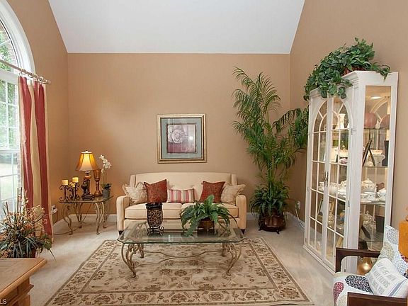 5th image of 713 Chestnut Hill Ct