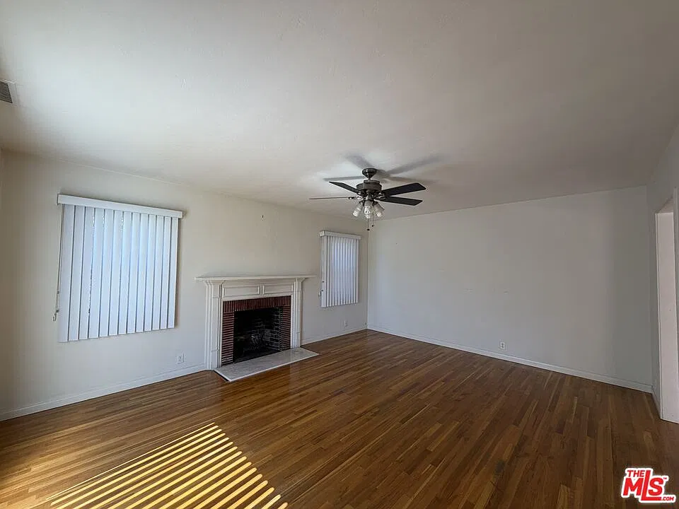 2 bed, 1.0 bath, 1166 sqft, $3,000 — Photo 3
