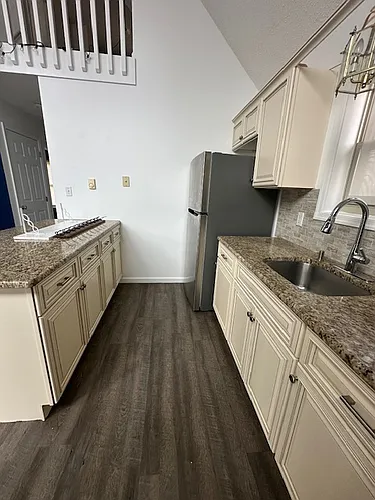 144 Lakeview Dr Photo 1