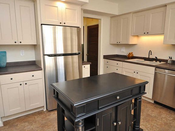 4th image of 2851 N Stowell Ave #2851A