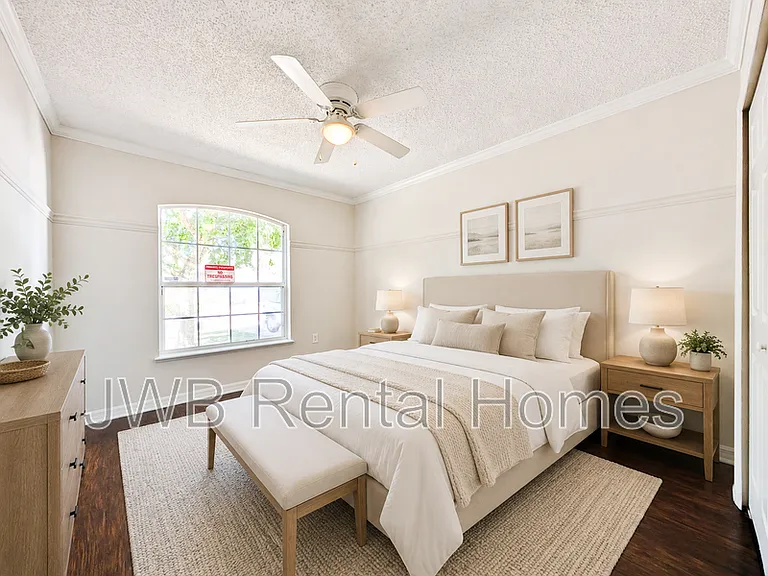 8227 Oak Crossing Dr W — Photo 12