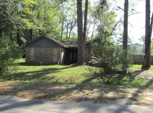 3371 Riverside Dr, Mobile, AL 36605