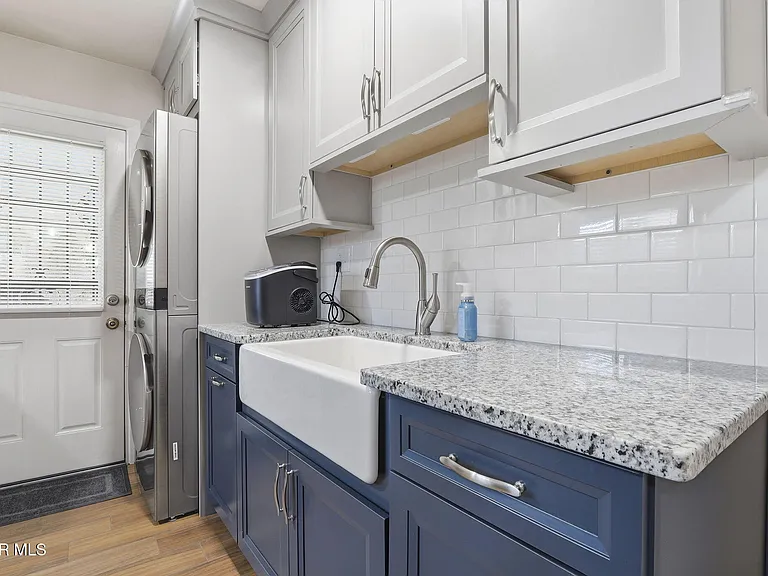4873 McGregor Dr — Photo 14