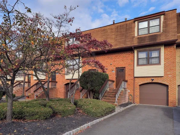 4005 N Oaks Blvd, North Brunswick, NJ 08902