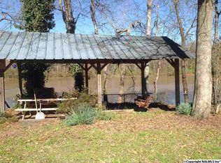 351 Longview Dr, Gadsden, AL 35901