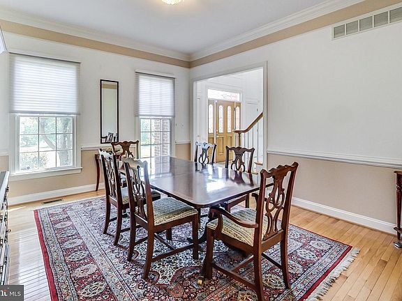 5th image of 3101 Fox Valley Dr