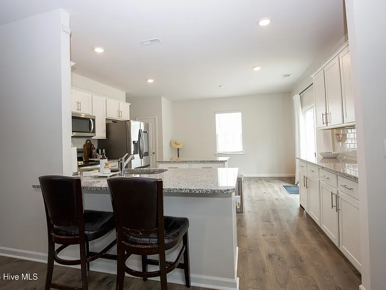 1179 Misty Creek Dr — Photo 21