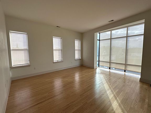 5th image of 363 Grant St APT 7