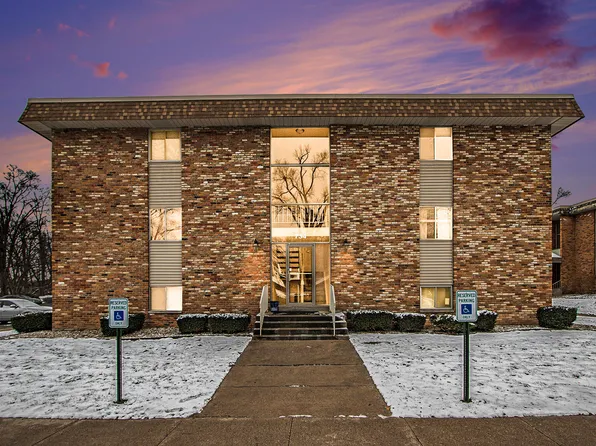 734 W Kilgore Rd APT 205, Kalamazoo, MI 49008