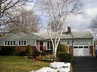 21 Raymond Pl, Cromwell, CT 06416