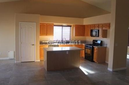 5th image of 3460 Hera St