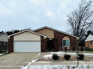 2327 Fisher Dr, Sterling Heights, MI 48310
