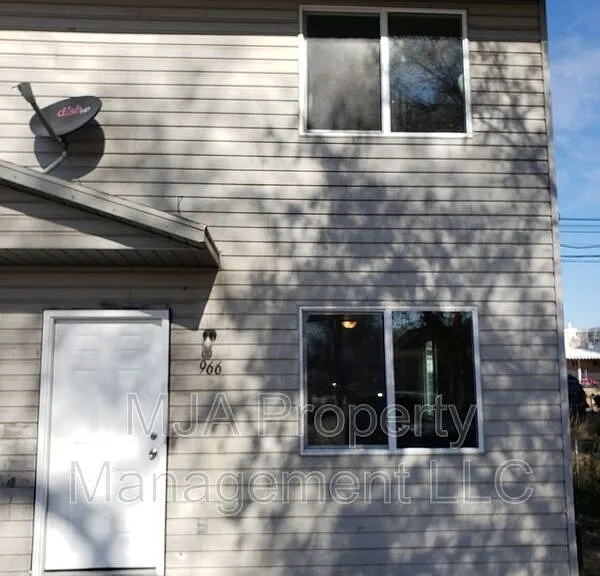 966 W Center St — Photo 2