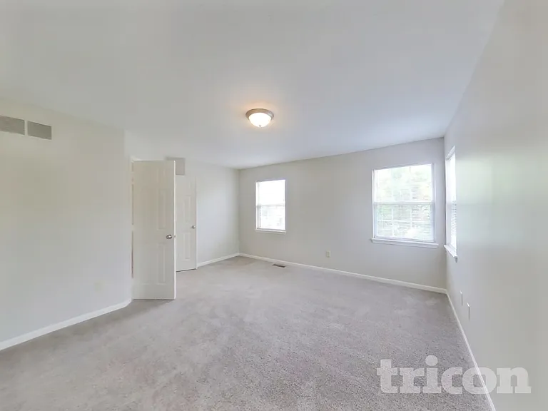 3127 Woodlane Ct — Photo 9