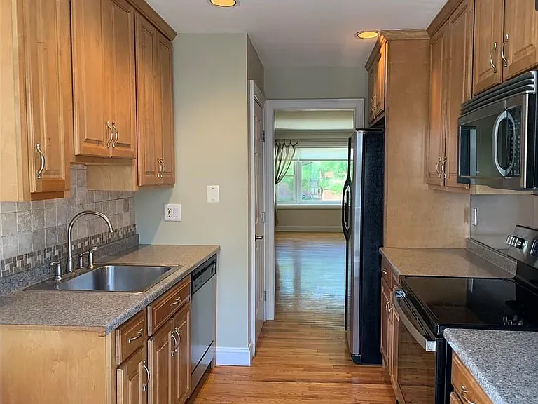 265 Glendale Ave #E2 — Photo 19