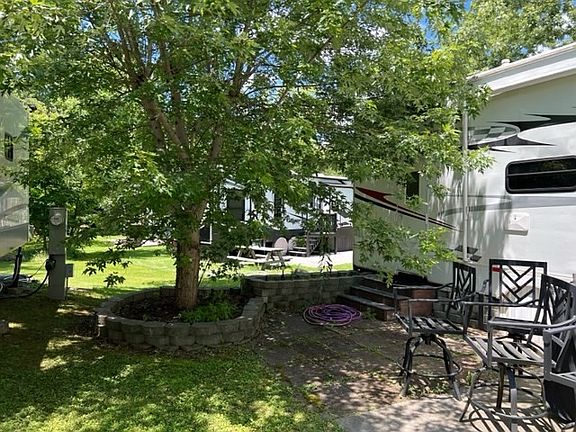4th image of 4229 E Pkwy #219