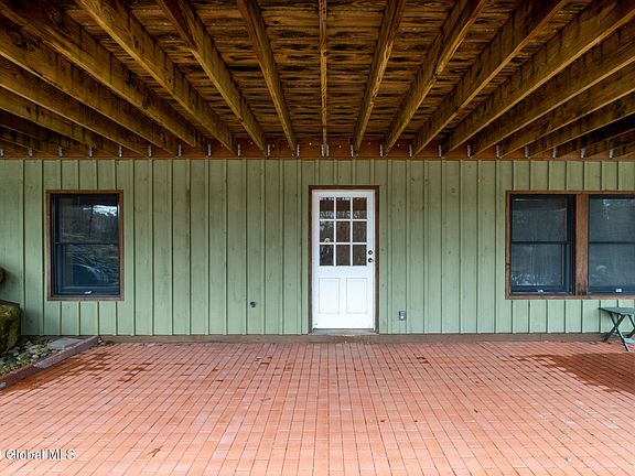 3rd image of 221 Young Rd