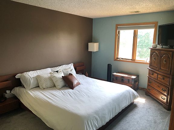 5th image of 10241 Major Ave APT 303