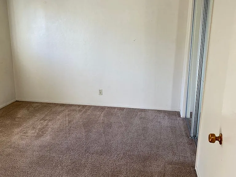 165 E Reed St — Photo 7
