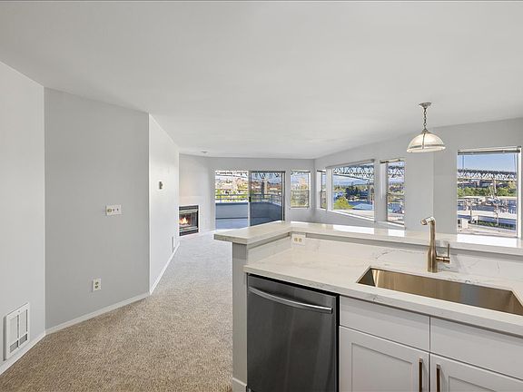 3rd image of 3901 2nd Ave NE APT 301