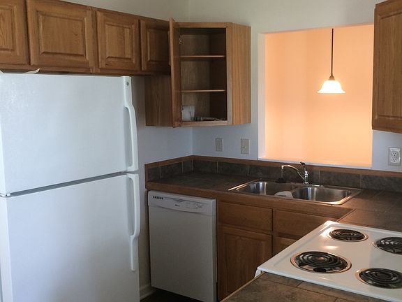 4th image of 1513 East St