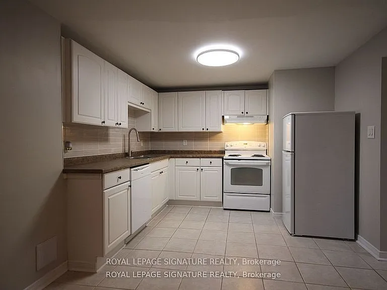 70 Penbridge Cir #LOWER — Photo 13